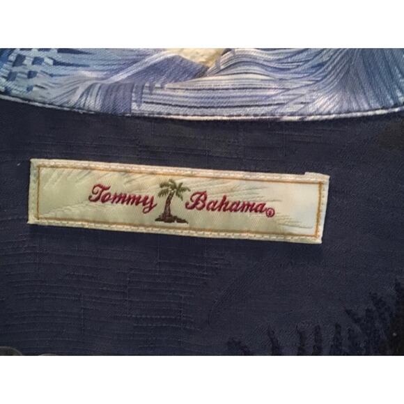 TOMMY BAHAMA. ****JUST REDUCED**** SILK Short Sleeved Button Shirt XL - Picture 3 of 5